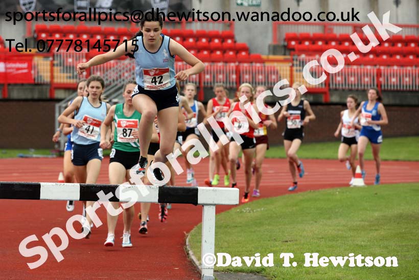 Inter girls 1500 metres steeplechase, English Schools Track and Field. Photo: David T. Hewitson/Sports for All Pics